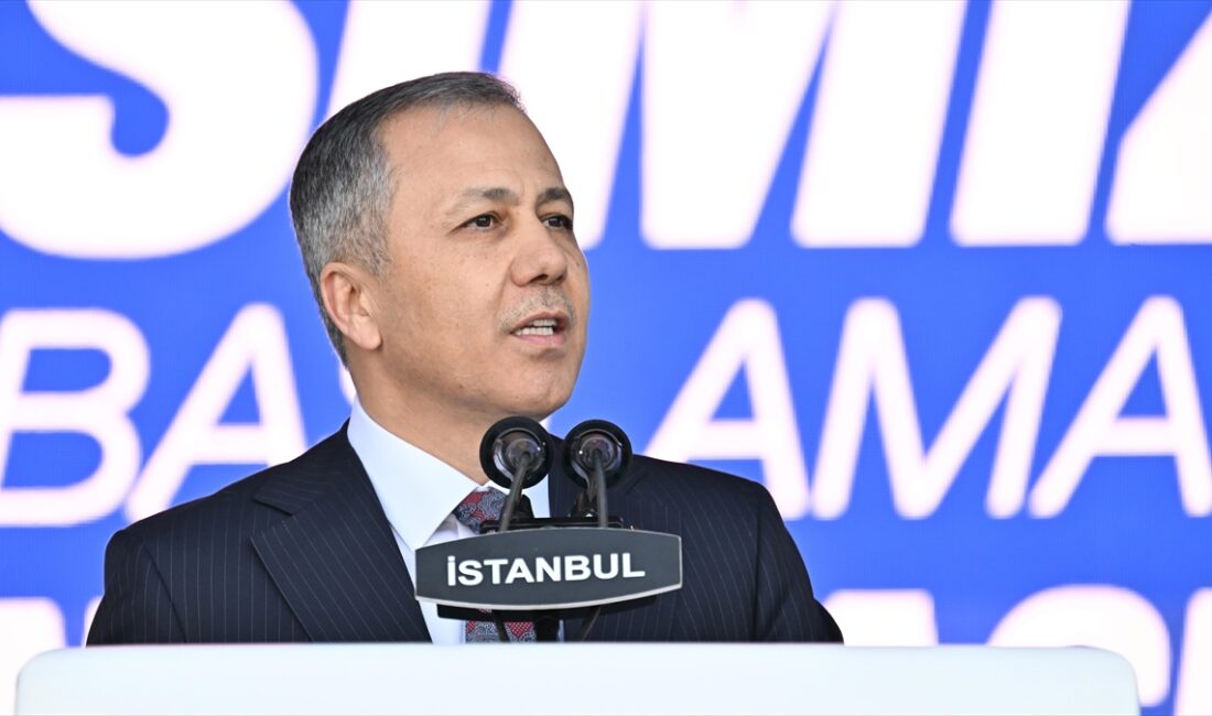 İSTANBUL (AA) – Bakan Yerlikaya, Atatürk Havalimanı’nda, 6 bin 992