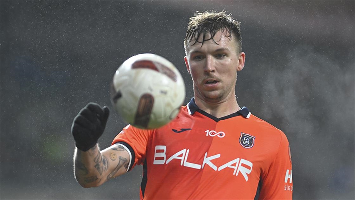 Başakşehir Futbol Kulübü, disiplin süreci sonucunda İsrailli futbolcu Eden Karzev'in