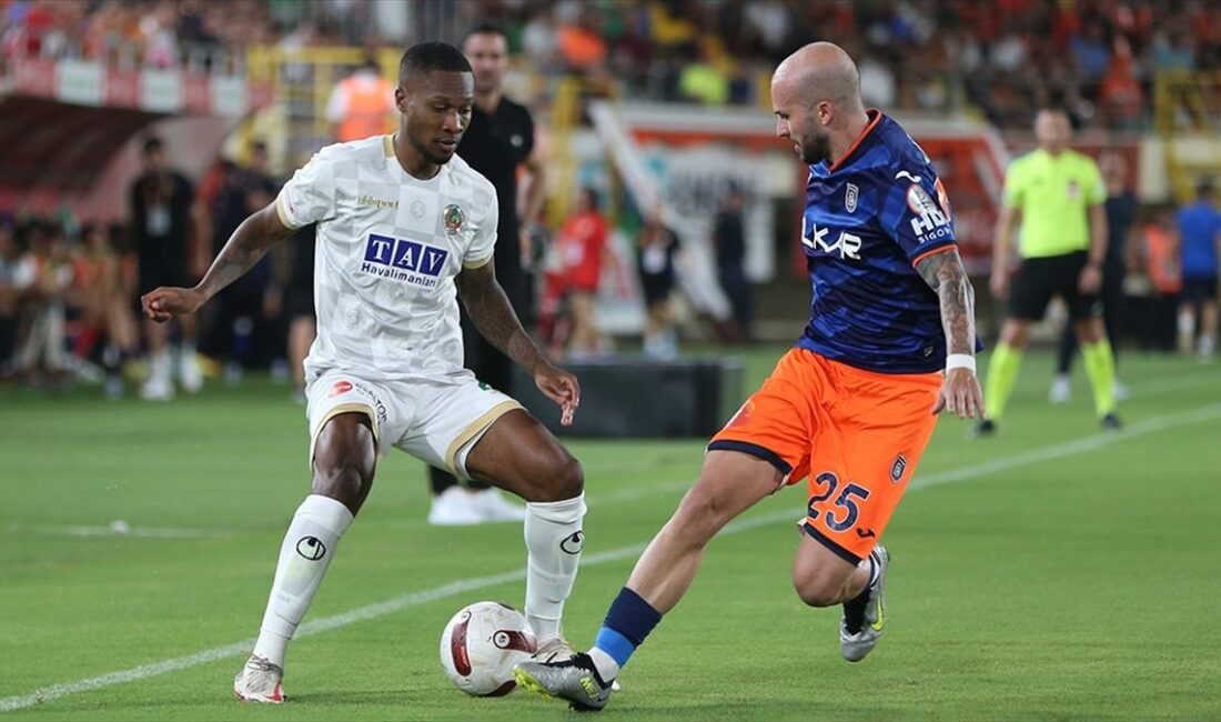 RAMS Başakşehir, Trendyol Süper Lig'in 20. hafta maçında yarın Corendon