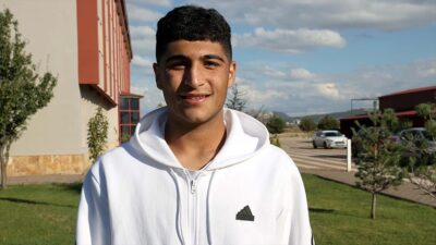 Batman'da Tüpraşspor altyapısında başlayan futbol yaşamını Avrupa'nın en prestijli liglerinden