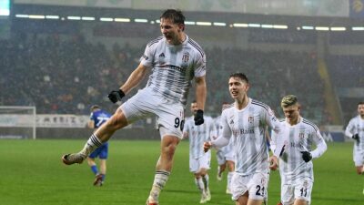 Trendyol Süper Lig'de ertelenen 16. hafta mücadelesinde Beşiktaş, Çaykur Rizespor'u