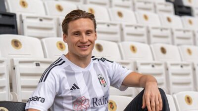 Beşiktaş'ın yeni transferi Jonas Svensson, siyah-beyazlı takımla birlikte ileri doğru