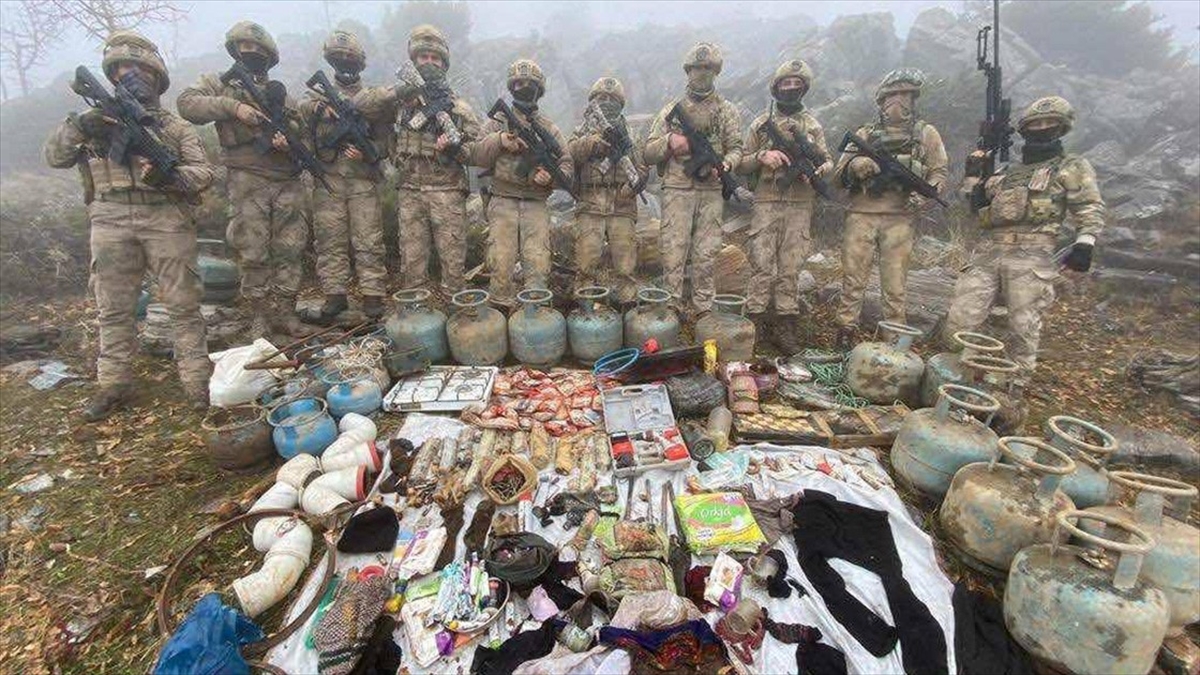 Bingöl'ün Genç ilçesinde düzenlenen operasyonda PKK'lı teröristlerin kullandığı 8 katlı