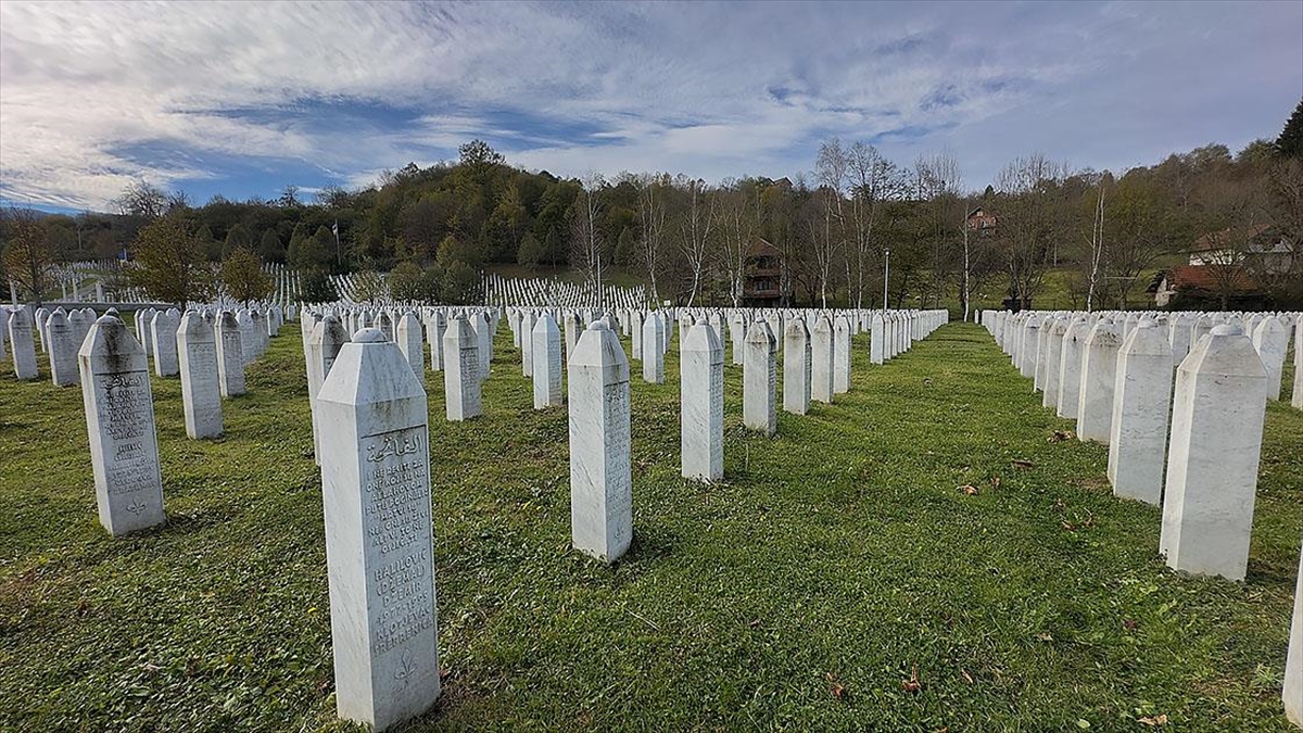 Birleşmiş Milletlerin (BM), Bosna Hersek'teki savaş sırasında 1995'te Boşnak nüfusa