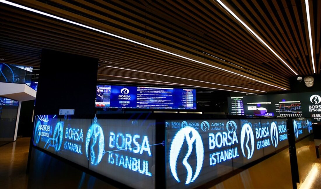 Borsa İstanbul'da BIST 100 endeksi, günü yüzde 2,06 değer kazanarak