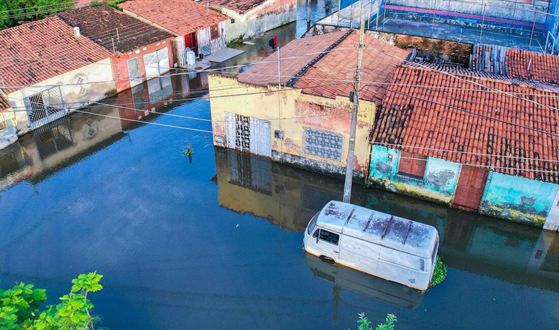Brezilya'nın Rio de Janeiro kentinde, şiddetli yağışlar nedeniyle 11 kişi