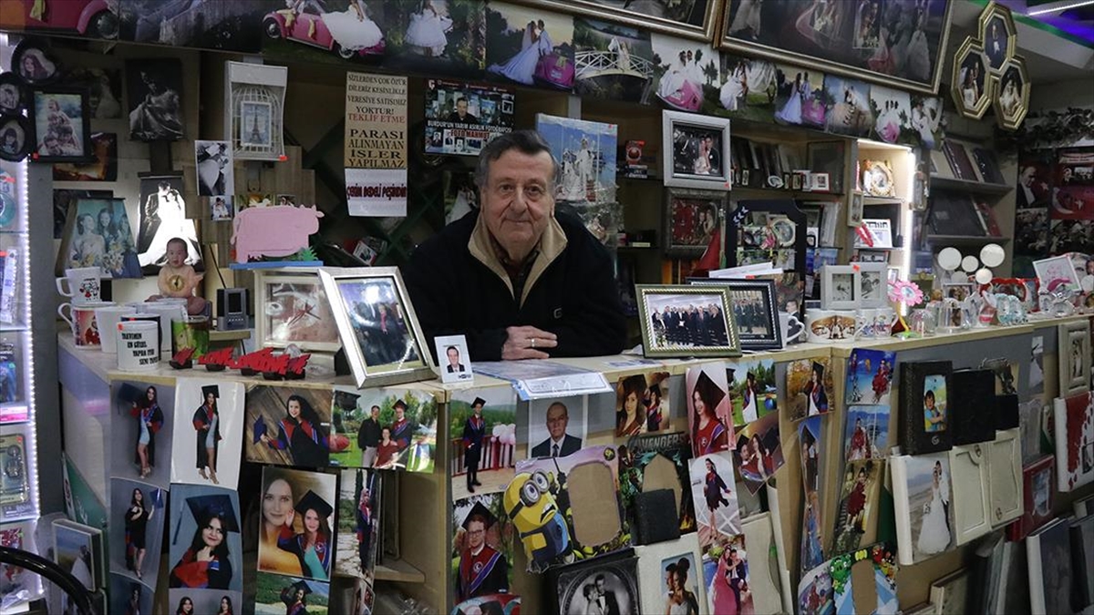 Burdur'da yaşayan dördüncü kuşak fotoğrafçı Mahmut Kanık, büyük dedesinin mirası
