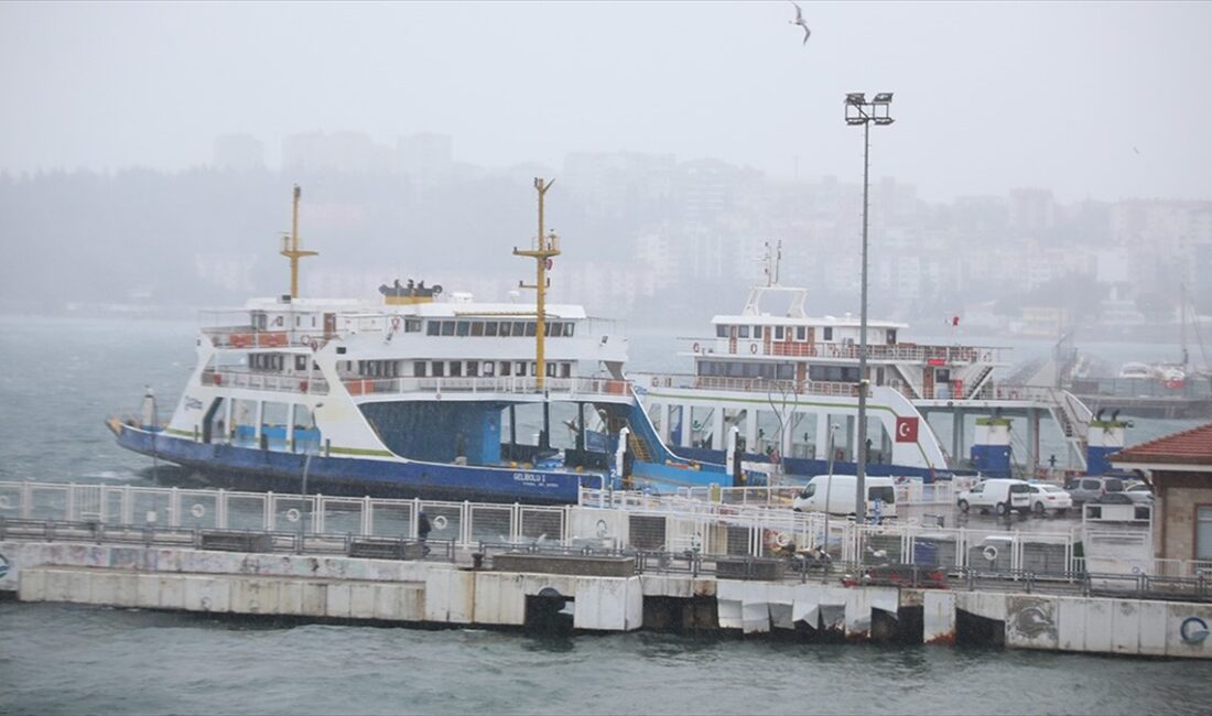 Çanakkale'de fırtına nedeniyle Kabatepe-Gökçeada hattında bugün ve yarın bazı feribot