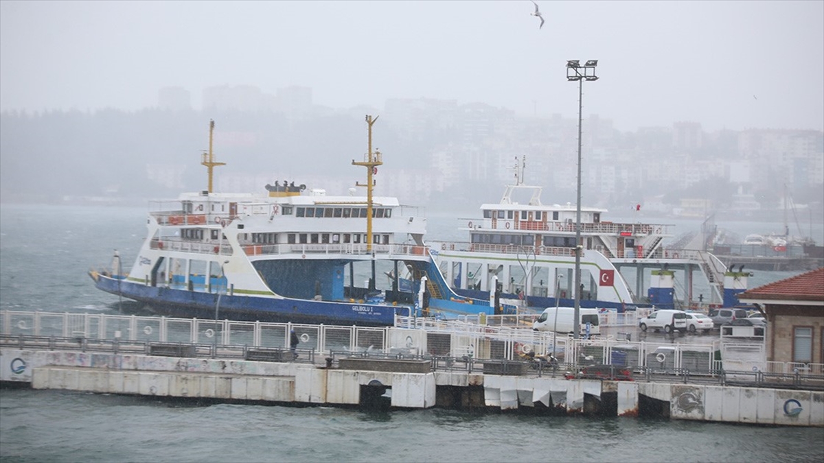 Çanakkale'de fırtına nedeniyle Kabatepe-Gökçeada hattında bugün ve yarın bazı feribot