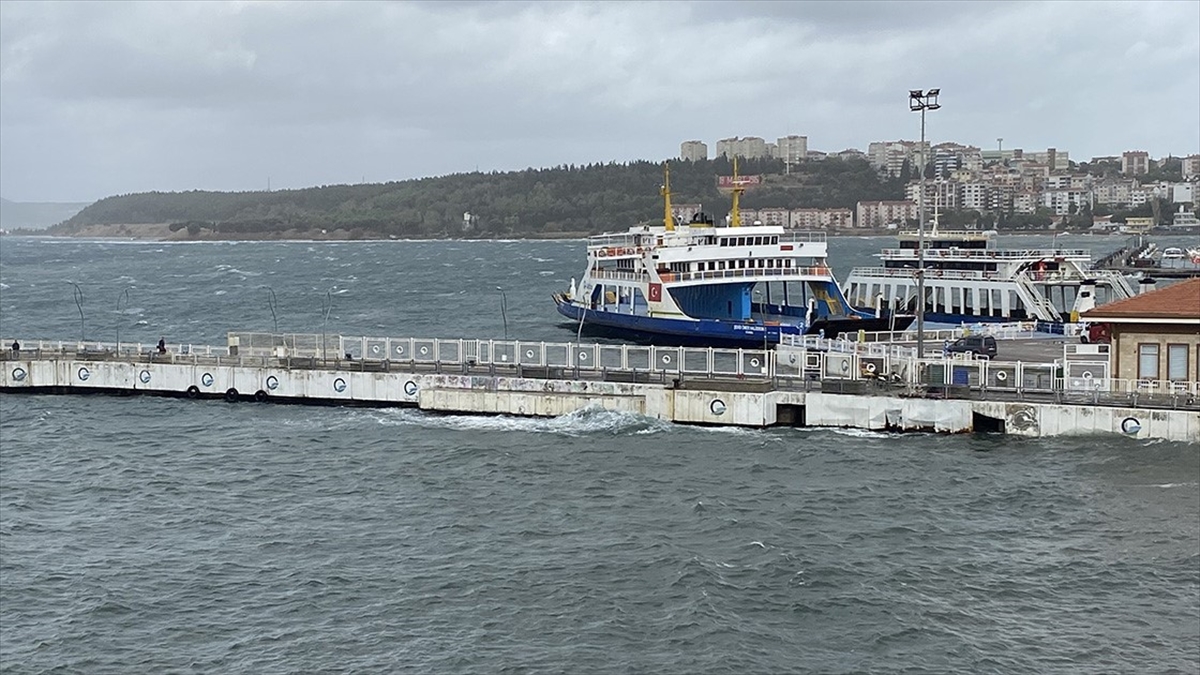 ÇANAKKALE (AA) – Çanakkale Boğazı ile adalar hatlarında ulaşımı sağlayan