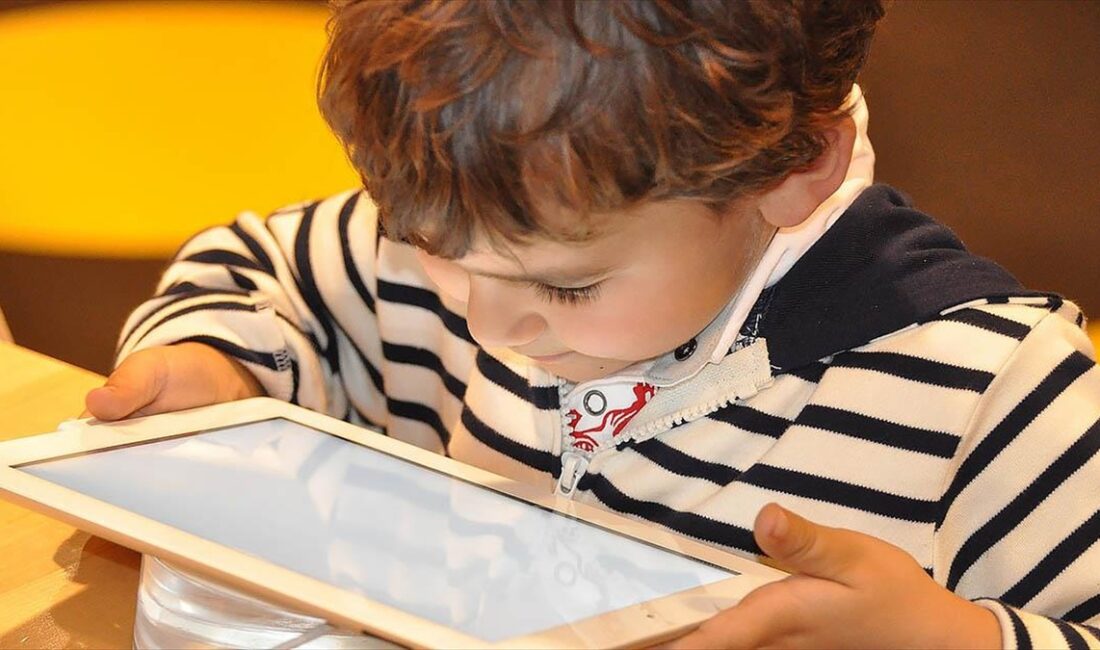 Türkiye Kadın Dernekleri Federasyonu Başkan Güllü, UNICEF'in işbirliğinde başlatılan "Noktaları