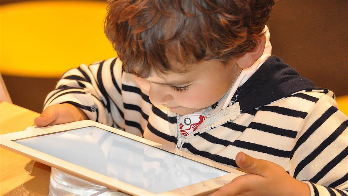 Türkiye Kadın Dernekleri Federasyonu Başkan Güllü, UNICEF'in işbirliğinde başlatılan "Noktaları
