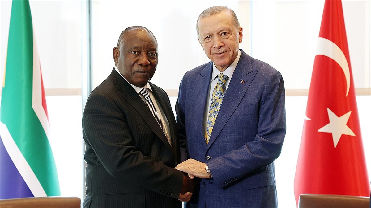 Cumhurbaşkanı Recep Tayyip Erdoğan'ın Güney Afrika Cumhurbaşkanı Cyril Ramaphosa ile