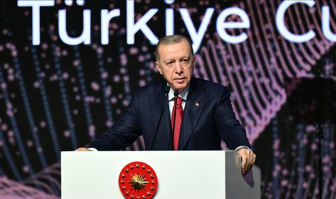 Cumhurbaşkanı Recep Tayyip Erdoğan, "İnşallah işçi-işveren ve kamu olarak hep
