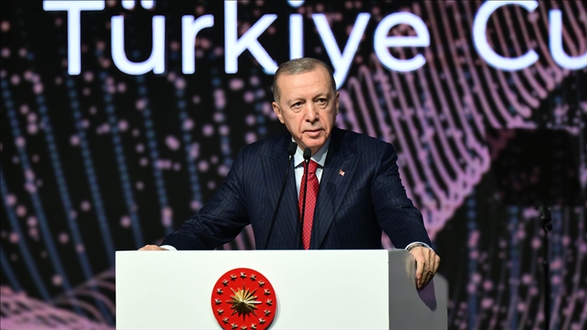 Cumhurbaşkanı Recep Tayyip Erdoğan, "İnşallah işçi-işveren ve kamu olarak hep