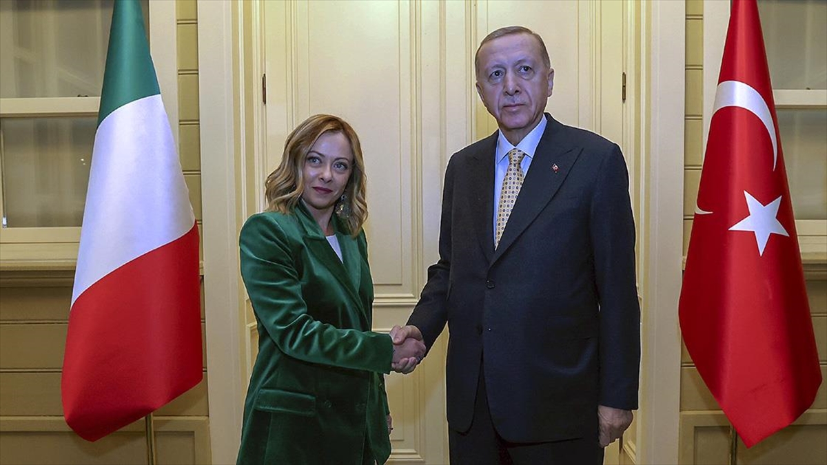 Cumhurbaşkanı Recep Tayyip Erdoğan, İtalya Başbakanı Giorgia Meloni'yi kabul etti.