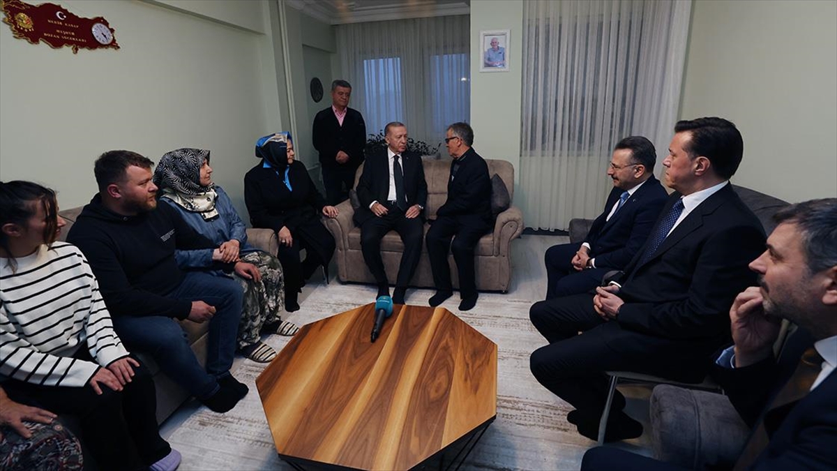 Cumhurbaşkanı Recep Tayyip Erdoğan, Irak'ın kuzeyindeki Pençe-Kilit Harekatı bölgesinde teröristlerle