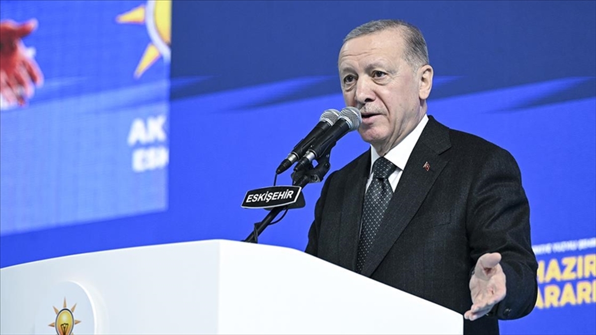 Cumhurbaşkanı Recep Tayyip Erdoğan, "Dünyada ve bölgemizde öylesine kritik gelişmeler