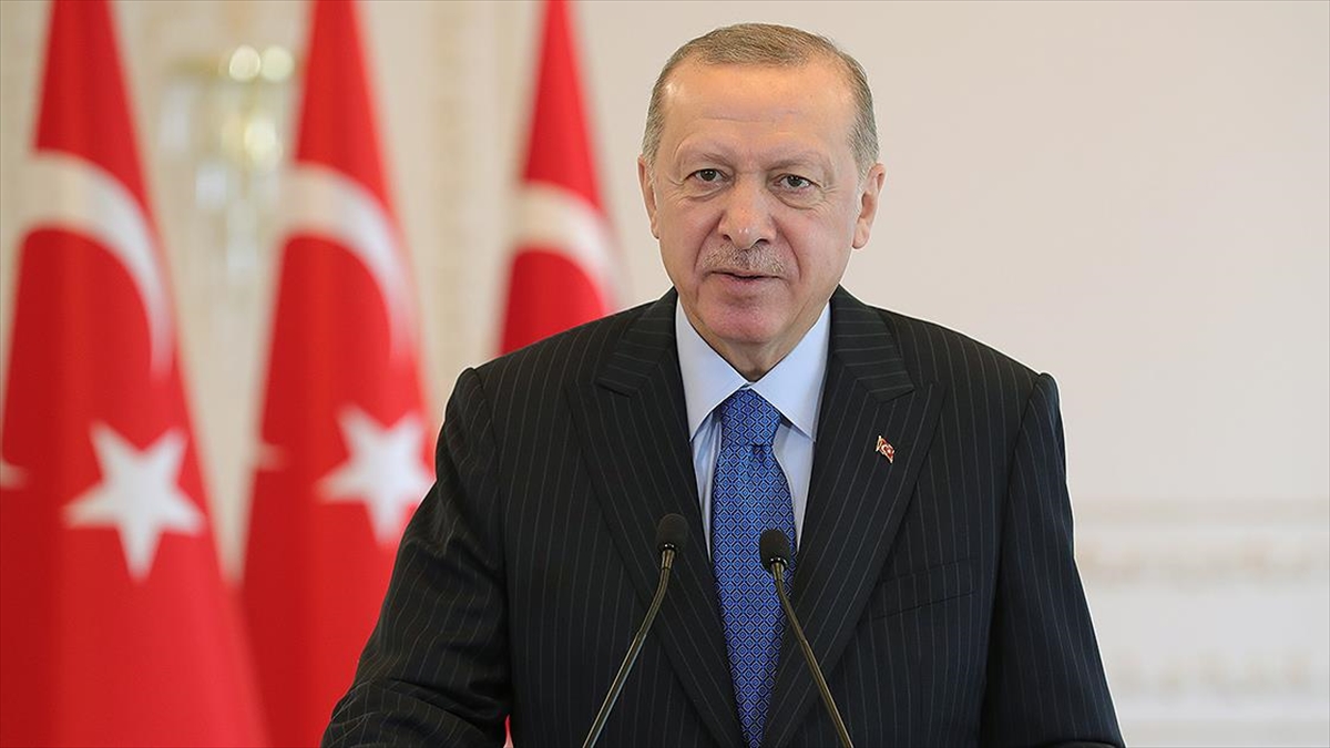 Cumhurbaşkanı Erdoğan, paylaşımında, "Milli Uzay Programımız kapsamında ilk kez bir