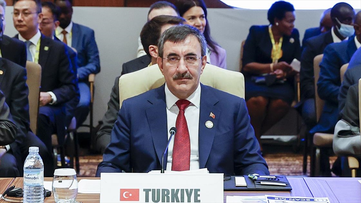 Cumhurbaşkanı Yardımcısı Cevdet Yılmaz, Afrika ülkelerinde siyasi gerginliklerin, askeri çatışmaların