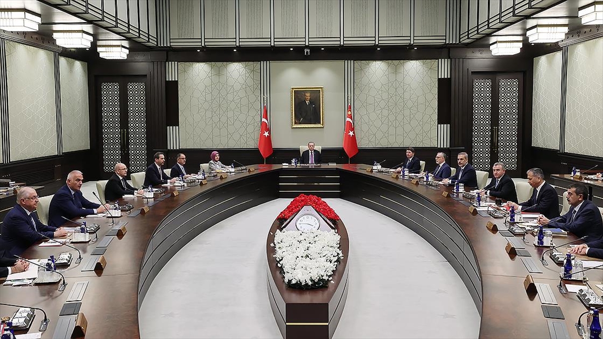 ANKARA (AA) – Cumhurbaşkanlığı Kabinesi, Cumhurbaşkanı Recep Tayyip Erdoğan başkanlığında