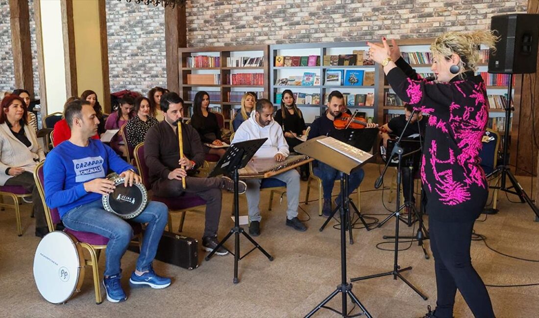Kahramanmaraş merkezli depremlerden etkilenen Diyarbakır'da, "asrın felaketi"nin yarattığı travmanın giderilmesi