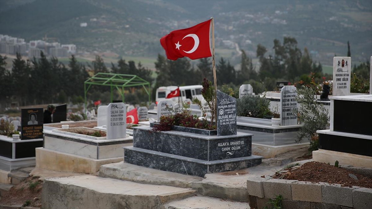 Depremlerin yıkıma neden olduğu Hatay'da, yakınlarını ve meslektaşlarını yitiren basın