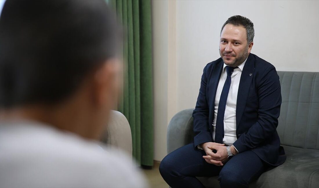 Siirt'te devlet korumasında yetiştikten sonra kamuda farklı illerde görev yapan