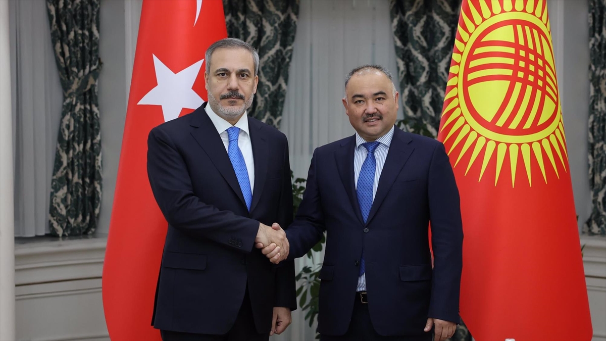 Dışişleri Bakanı Hakan Fidan, resmi ziyaret için bulunduğu Kırgızistan'ın başkenti