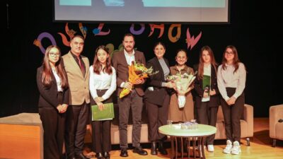 - Begüm Gönlüşen ve Emir Yılgör, okul ve iş yaşamlarında