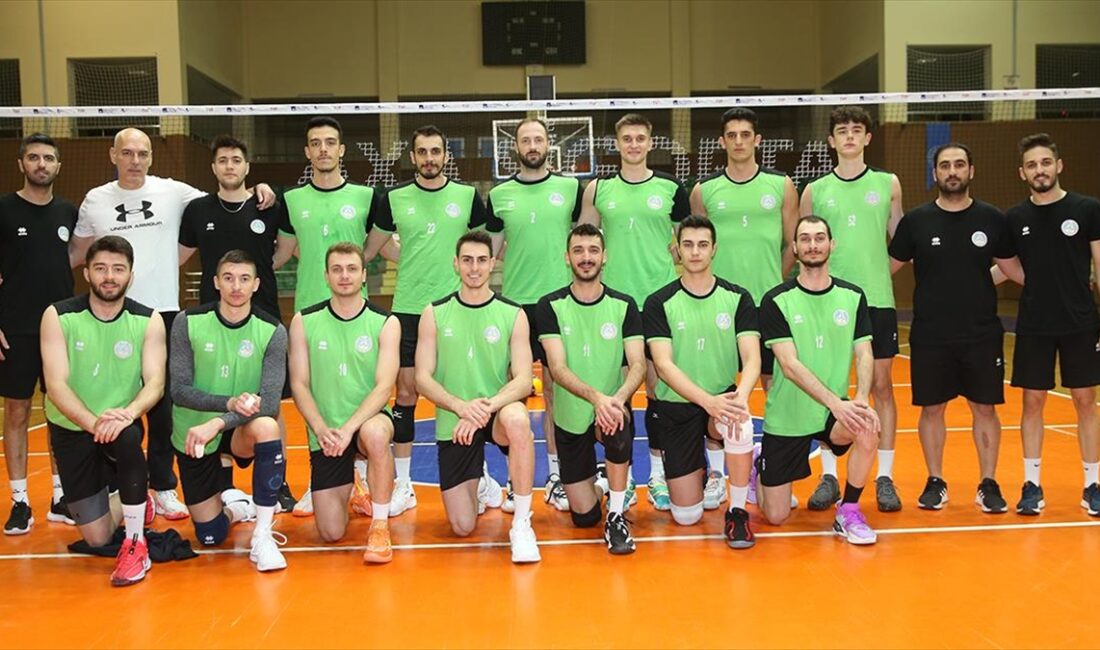 Akkuş Belediyespor'un başantrenörü Aykut Lale, "Esas hedefimiz bu takımı ligde