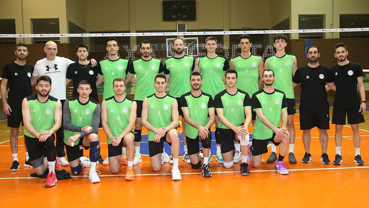 Akkuş Belediyespor'un başantrenörü Aykut Lale, "Esas hedefimiz bu takımı ligde
