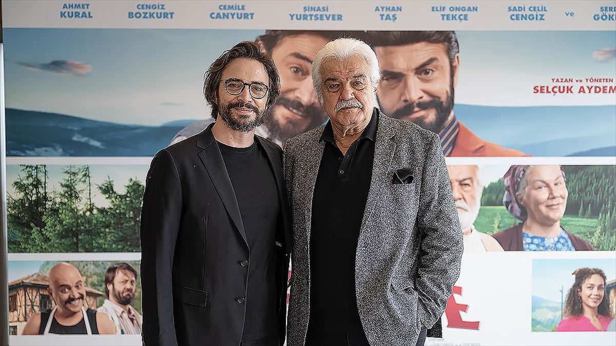 Senaristliğini ve yönetmenliğini Selçuk Aydemir'in üstlendiği "Efsane" filminin başrol oyuncuları