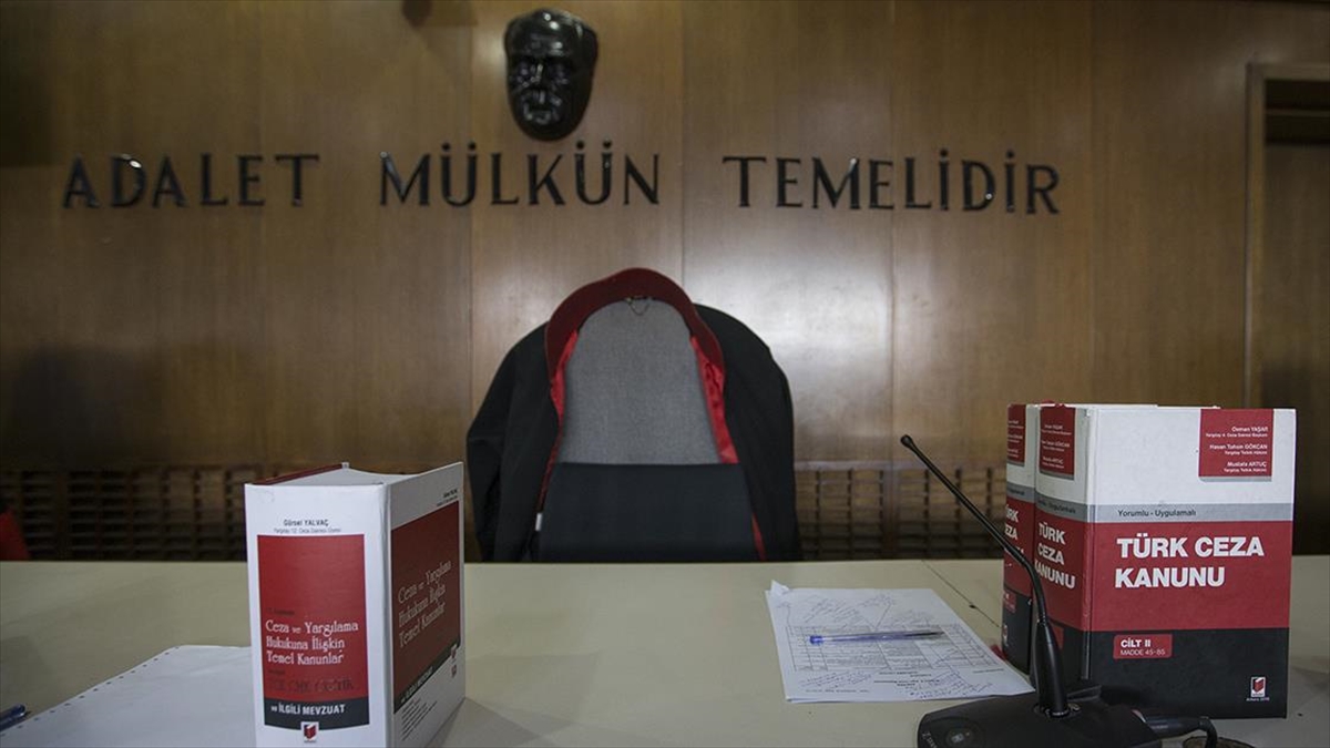 Başkentte kendilerini polis olarak tanıtıp 84 yaşındaki emekli avukatı 1