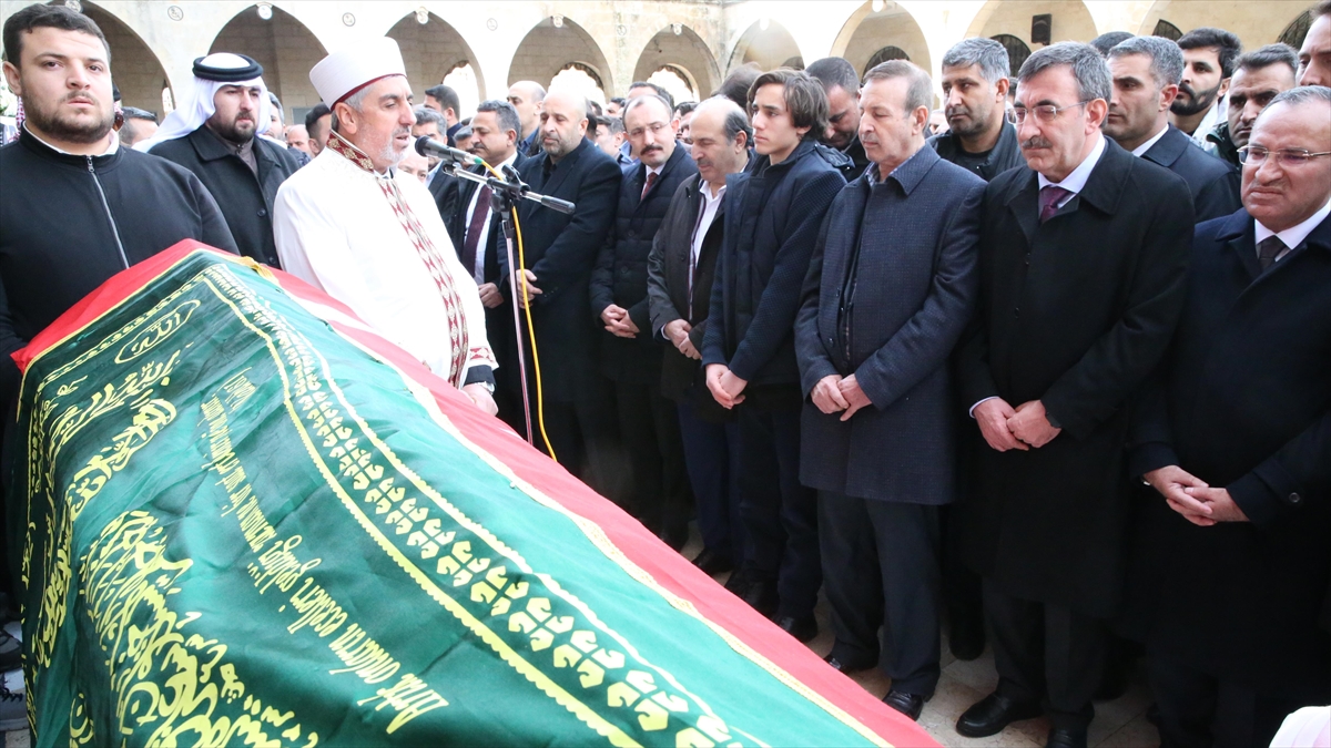 Hayatını kaybeden eski AK Parti Şanlıurfa Milletvekili Halil Özcan, Şanlıurfa'da