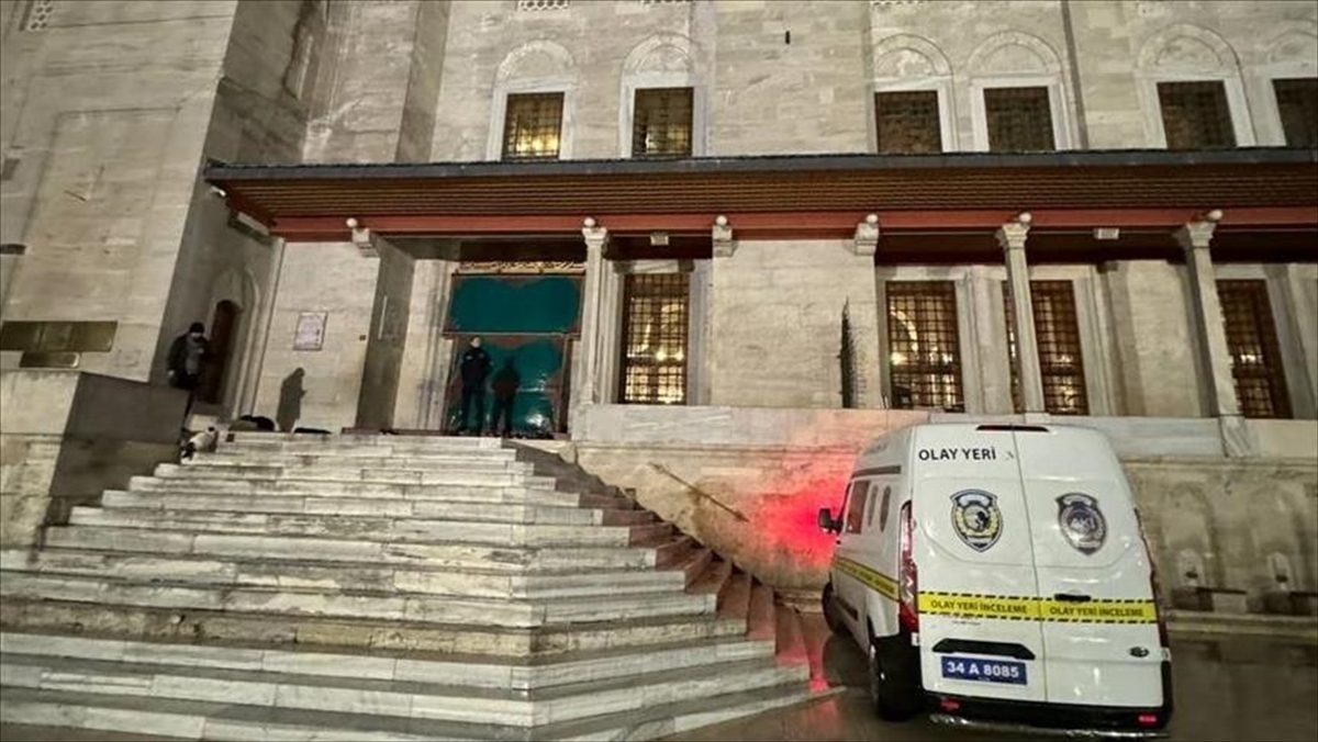 Bezmialem Vakıf Üniversitesi Başhekimi Prof. Dr. Alpaslan Mayadağlı, bıçakla yaralanan
