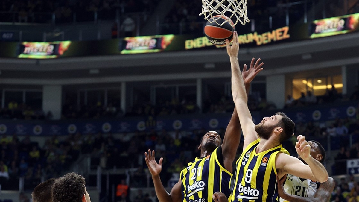 İSTANBUL (AA) – Ülker Spor ve Etkinlik Salonu’nda oynanacak müsabaka