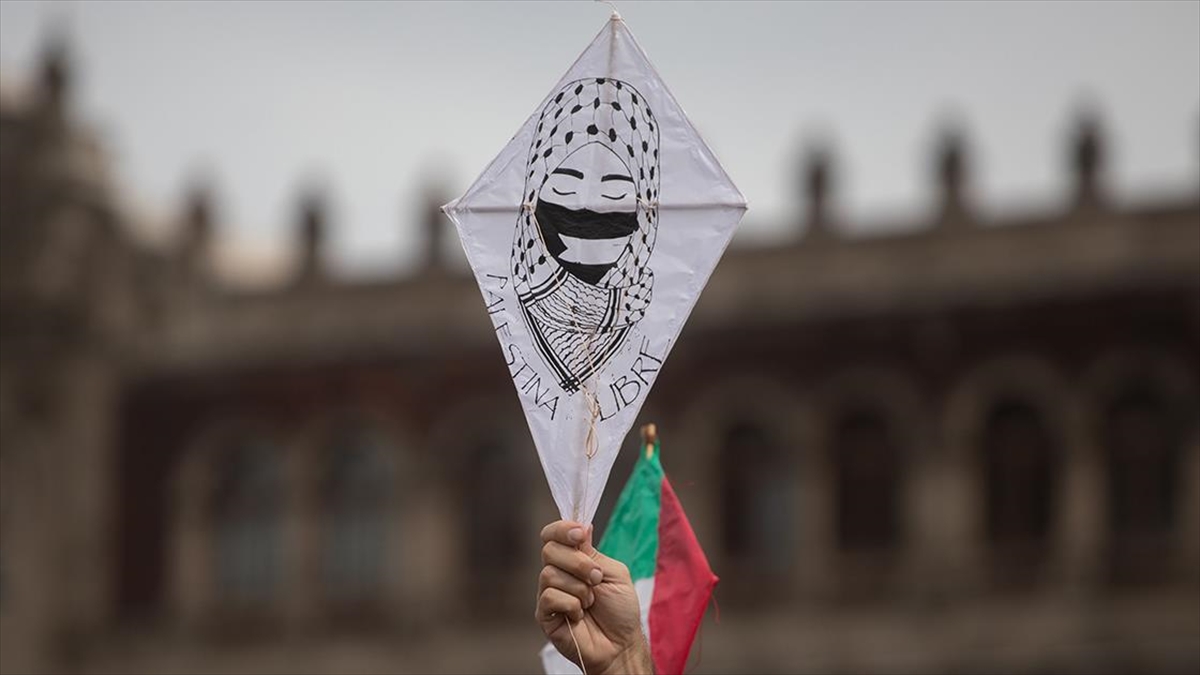 İsrail'in aylardır yıkıcı saldırılarına maruz kalan Gazze Şeridi'ndeki Filistinli çocuğun,