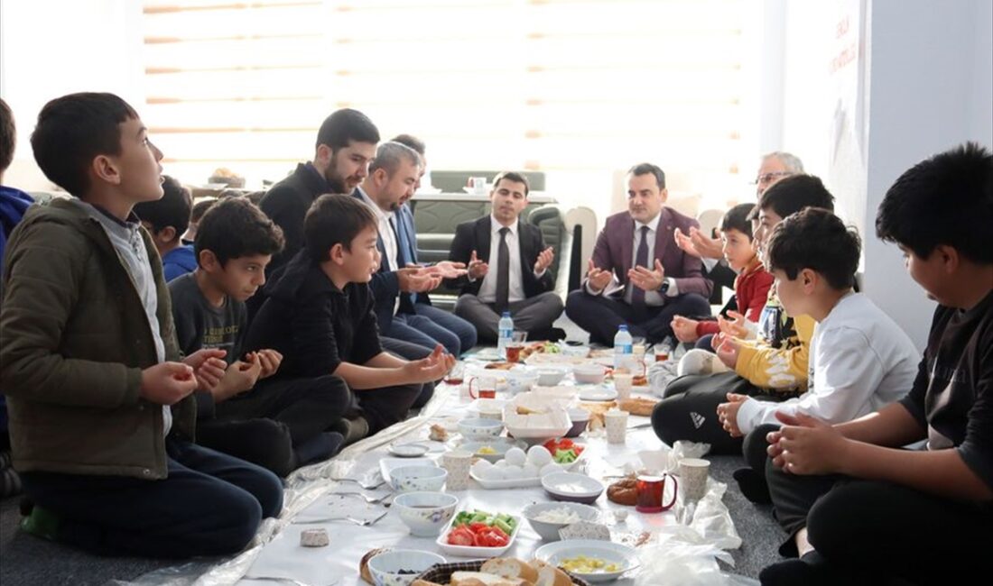 ANTALYA (AA) – Finike Kaymakamı Musa Kazım Çelik, ilçede düzenlenen