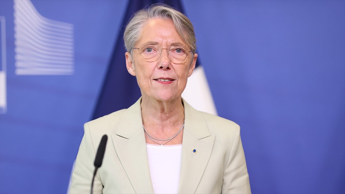 Fransa Başbakanı Elisabeth Borne'un istifa ettiği bildirildi.