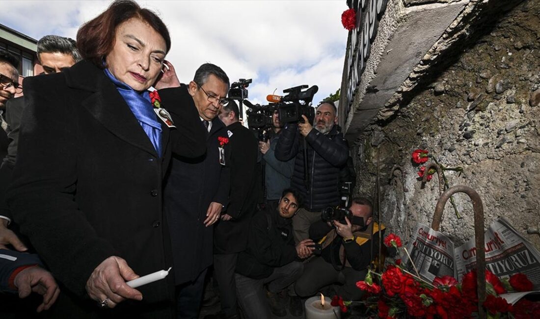 Gazeteci-yazar Uğur Mumcu, ölümünün 31'inci yılında, bombalı saldırıya uğradığı evinin