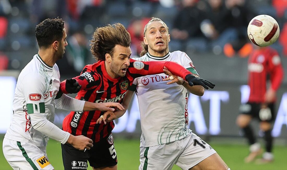 Trendyol Süper Lig'in 22. haftasında Gaziantep FK-TÜMOSAN Konyaspor karşılaşması 1-1