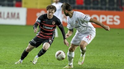 GAZIANTEP (AA) – 12. dakikada Gaziantep FK gol&uuml; buldu. Takımın