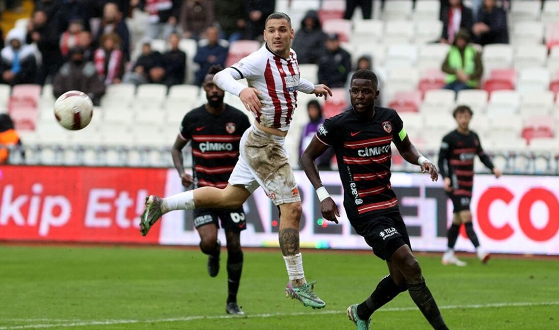 Trendyol Süper Lig'in 21. haftasında deplasmanda EMS Yapı Sivasspor ile