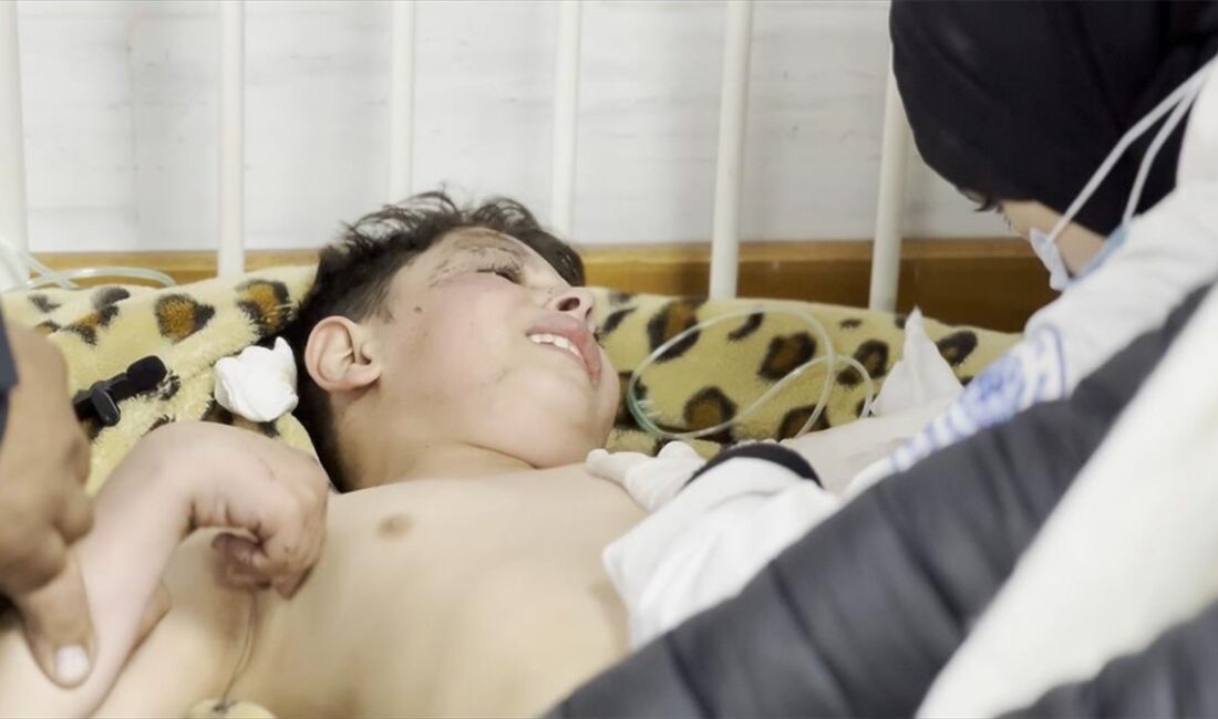 İsrail'in Gazze'ye düzenlediği saldırılarda vücudunun çeşitli bölgelerinden yaralanan ve başına