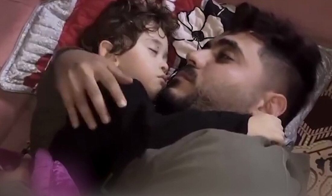 Filistinli bir baba, abluka altındaki Gazze Şeridi'nde gece gündüz 7