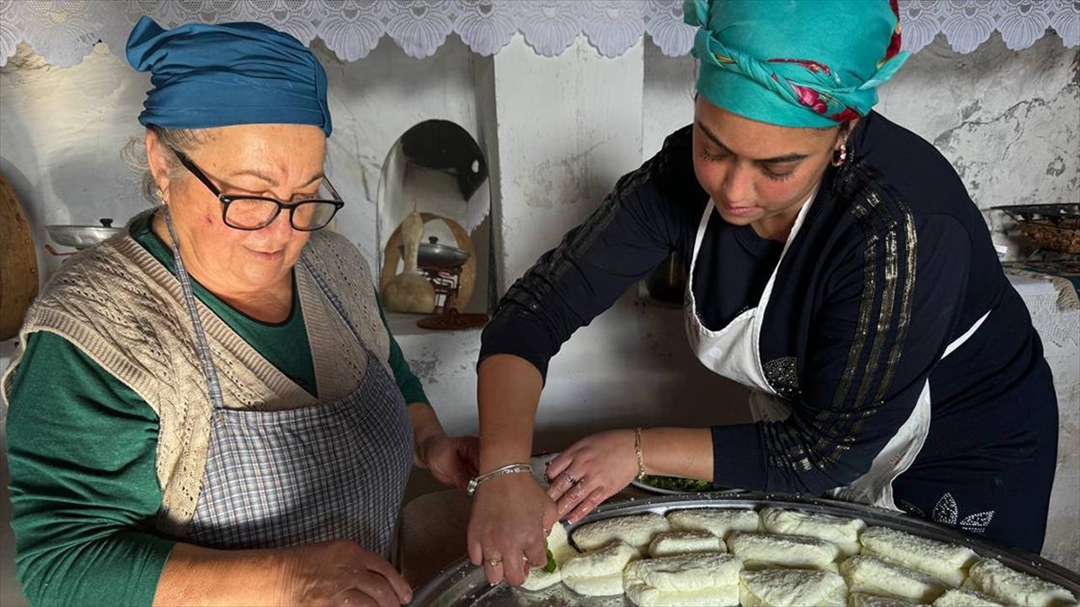 Kuzey Kıbrıs Türk Cumhuriyeti'nin (KKTC) bir köyünde annesinden gördüğü geleneksel