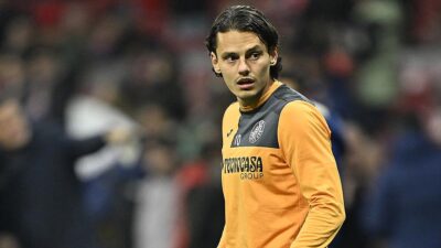 İspanya'nın Getafe takımında forma giyen ve sağ diz çapraz bağlarından