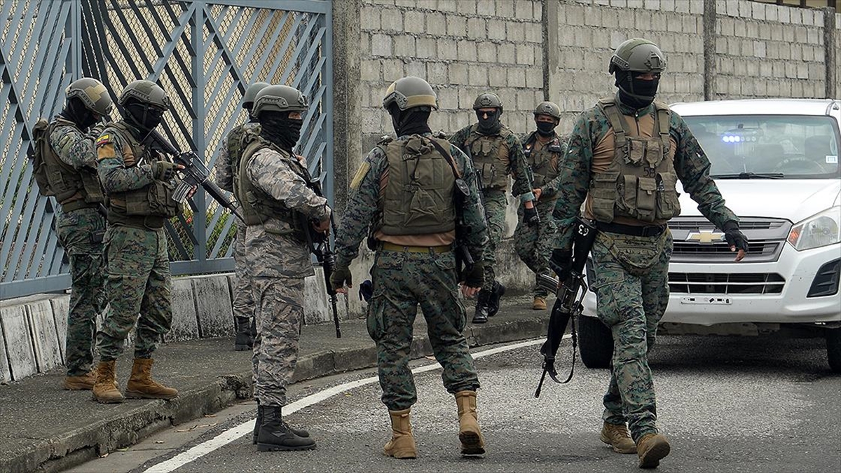 Ekvador genelinde uzun zamandır çetelerin yol açtığı güvenlik kriziyle mücadele