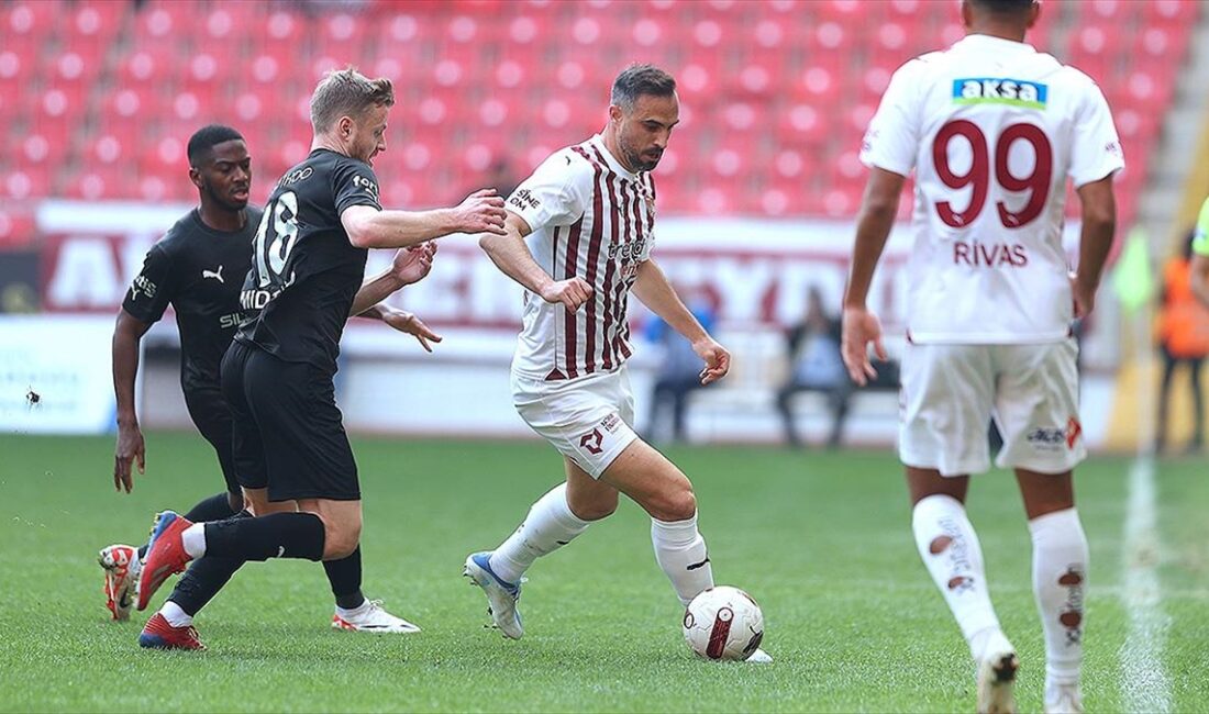 Trendyol Süper Lig'in 20. haftasında Atakaş Hatayspor ile Siltaş Yapı